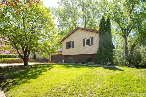 4913 Violet Ln, Madison, WI 53714