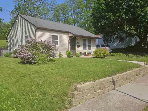 400 S Academy St, Stoughton, WI 53589