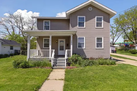121 Maple St, Evansville, WI 53536