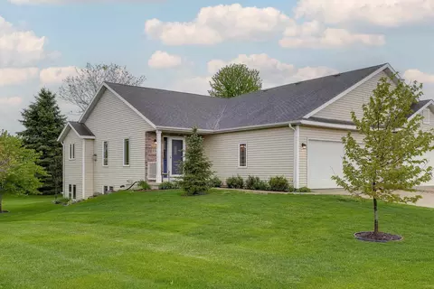 838 Dunn Ave, Oregon, WI 53575