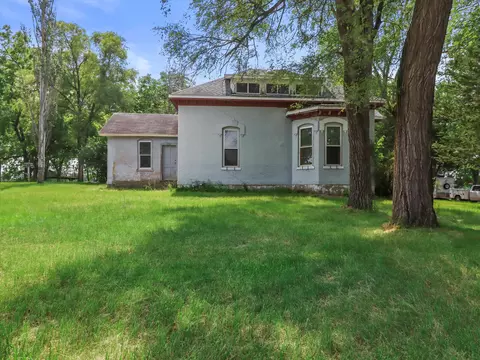 318 W Albert St, Portage, WI 53901
