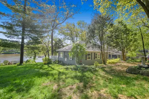 10482 N East Riverview Dr, Edgerton, WI 53534