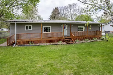 420 Mill St, La Valle, WI 53941