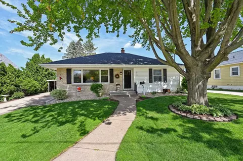 218 S Main St, Oregon, WI 53575