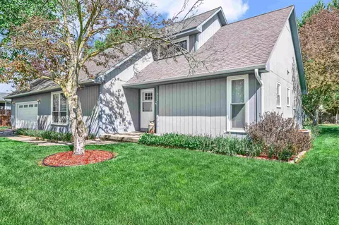 923 Plainview Ter, Lake Mills, WI 53551