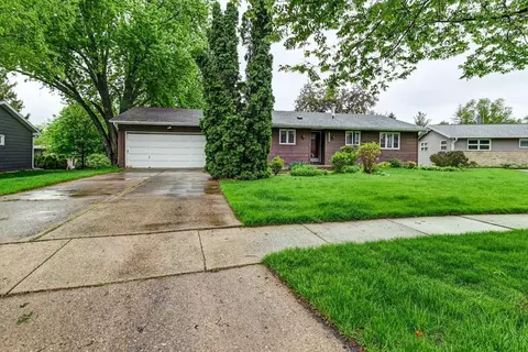 7205 Friendship Ln, Middleton, WI 53562