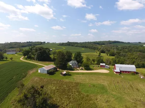 26275 Homestead Ln, Blue River, WI 53518