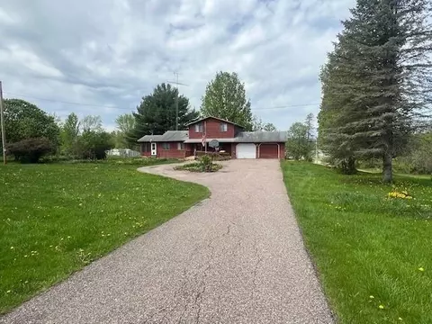 780 West St, La Valle, WI 53941
