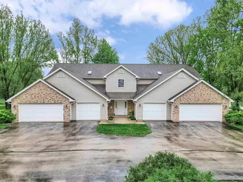 498 Cledell St #4, Oregon, WI 53575