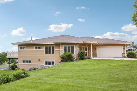 1553 Fountain Grass Ct, Waunakee, WI 53597