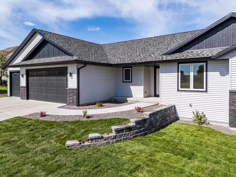 383 Eastridge Cir, Reedsburg, WI 53959
