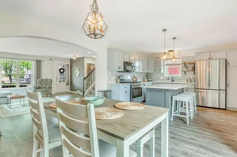 6115 Arrowpoint Way, Mcfarland, WI 53558
