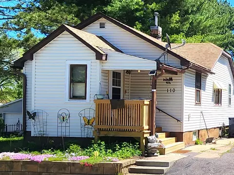 110 Highview Ave, Mauston, WI 53948