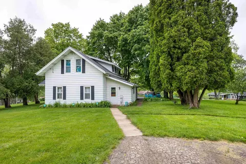 1429 Fayette Rd, Darlington, WI 53530