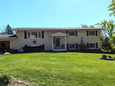 116 Grove Ave, Elroy, WI 53929