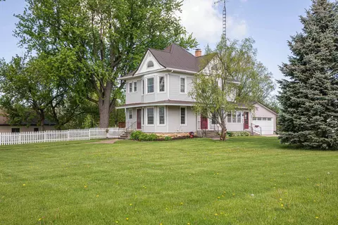 208 E Mineral St, Montfort, WI 53569