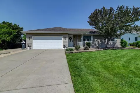 532 Abey Dr, Evansville, WI 53536