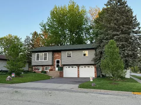 700 Dubois Dr, Baraboo, WI 53913