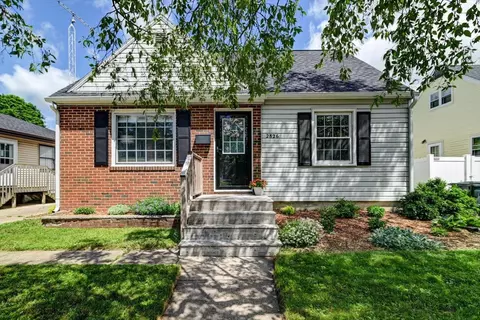 2826 Hoard St, Madison, WI 53704