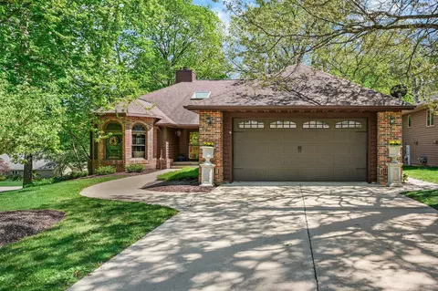 517 Blacks Grove Rd, Dodgeville, WI 53533
