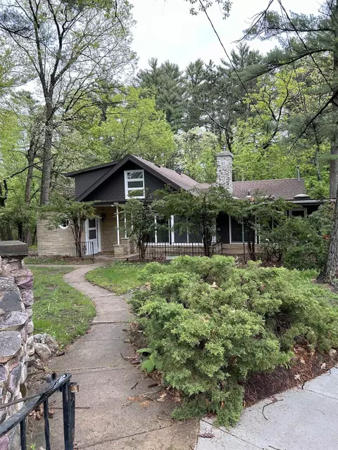 330 S Burritt Ave, Wisconsin Dells, WI 53965