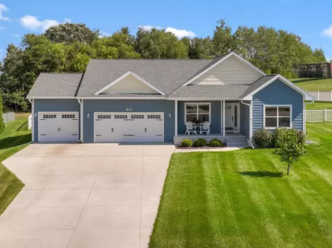 813 Goldfinch Ln, Marshall, WI 53559
