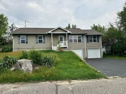 210 Bayview Dr, Pardeeville, WI 53954