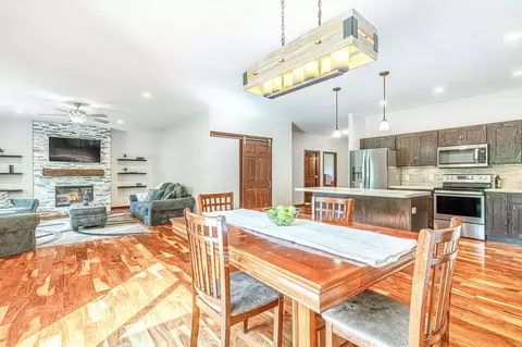 202 Savannah St, Barneveld, WI 53507