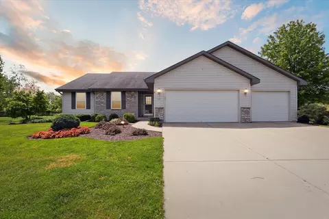 561 Hosanna Heights Ct, Evansville, WI 53536