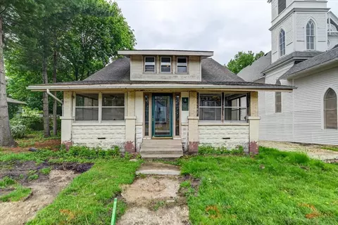 105 W Hudson St, Mazomanie, WI 53560
