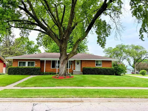 301 S Dousman St, Prairie Du Chien, WI 53821