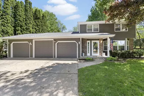 559 E View Rd, Verona, WI 53593