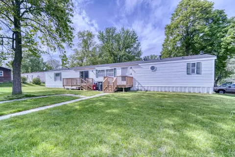 n2639 County Road Z #B26, Dousman, WI 53118