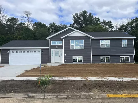 2010 Retzlaff Dr, Reedsburg, WI 53959