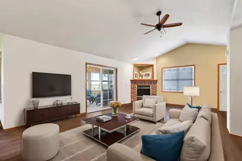 106 Summit Ct, Columbus, WI 53925