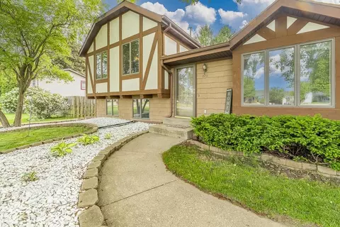 2211 N Wright Rd, Janesville, WI 53546