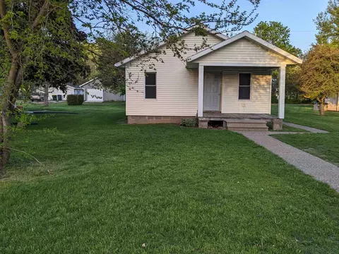 428 S State St, Prairie Du Chien, WI 53821