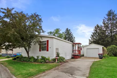 w1211 Lakeview Drive #12, Sullivan, WI 53178