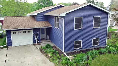 508 Henry St, Mazomanie, WI 53560