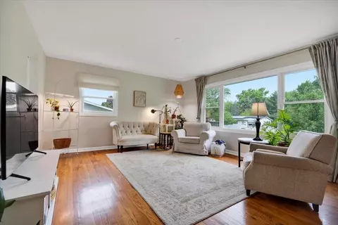 1917 Thackeray Rd, Madison, WI 53704