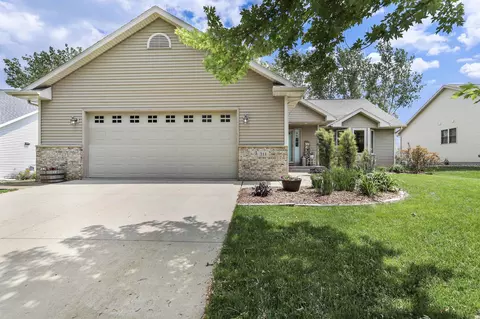 311 N Westmount Dr, Sun Prairie, WI 53590