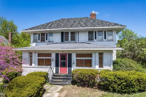 339 E John St, Markesan, WI 53946
