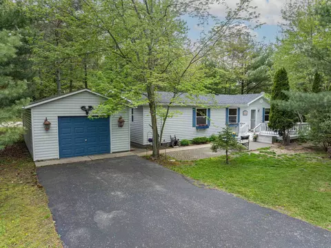 120 Sandstone Dr, Wisconsin Dells, WI 53965