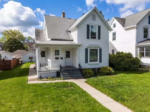 512 2nd St, Baraboo, WI 53913