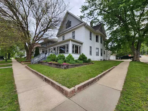 413 N Church St, Richland Center, WI 53581
