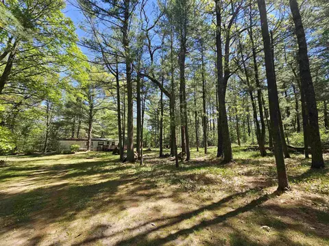 318 Ember Ct, Oxford, WI 53952