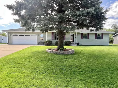4440 Hearthstone Dr, Janesville, WI 53546