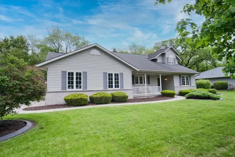 104 Heather Dr, Cottage Grove, WI 53527