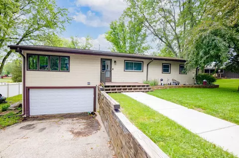 1411 Lakeview Dr, Fort Atkinson, WI 53538