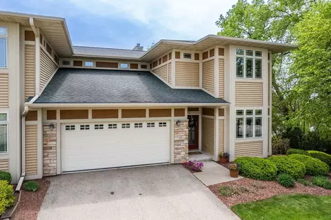 1100 W Pleasant St #1, Portage, WI 53901